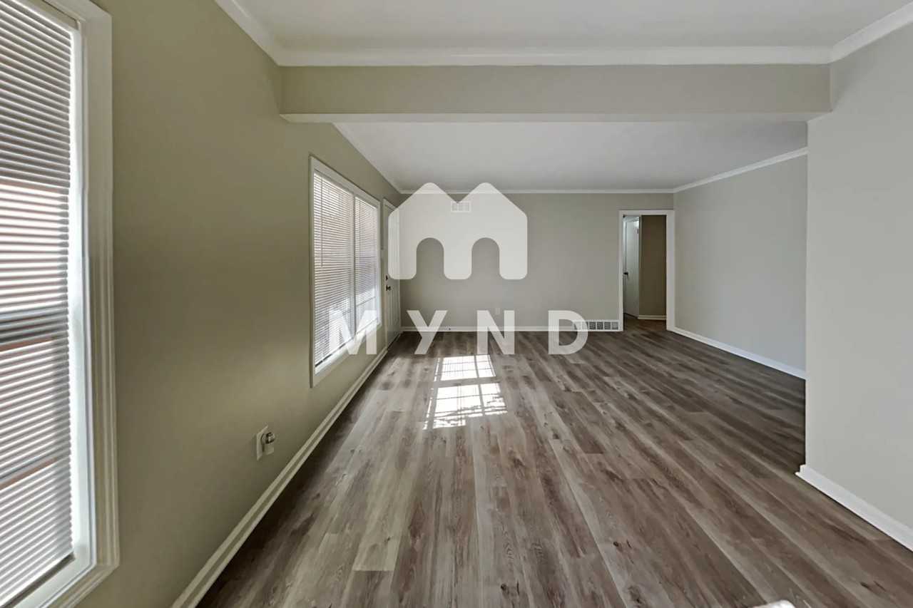 1920 Goodhaven Dr - Photo 3 of 26