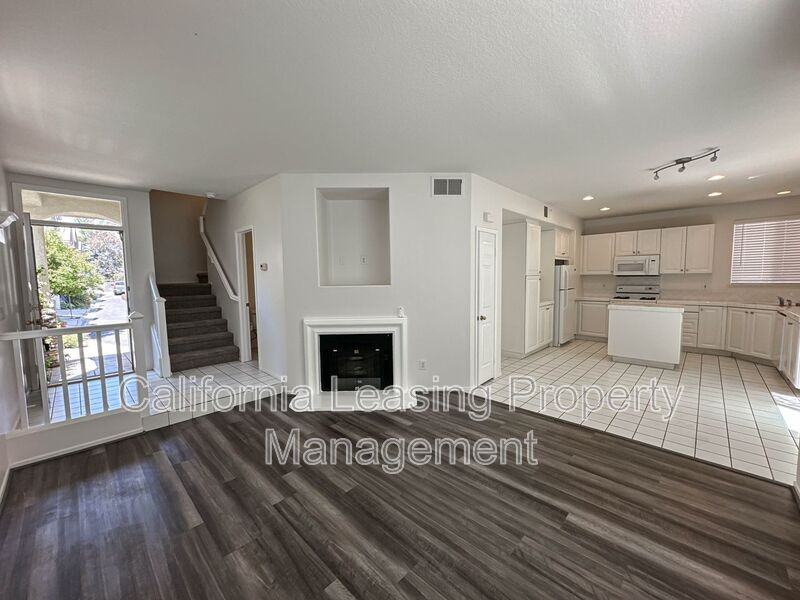 27108 Westview Ln - Photo 2 of 24