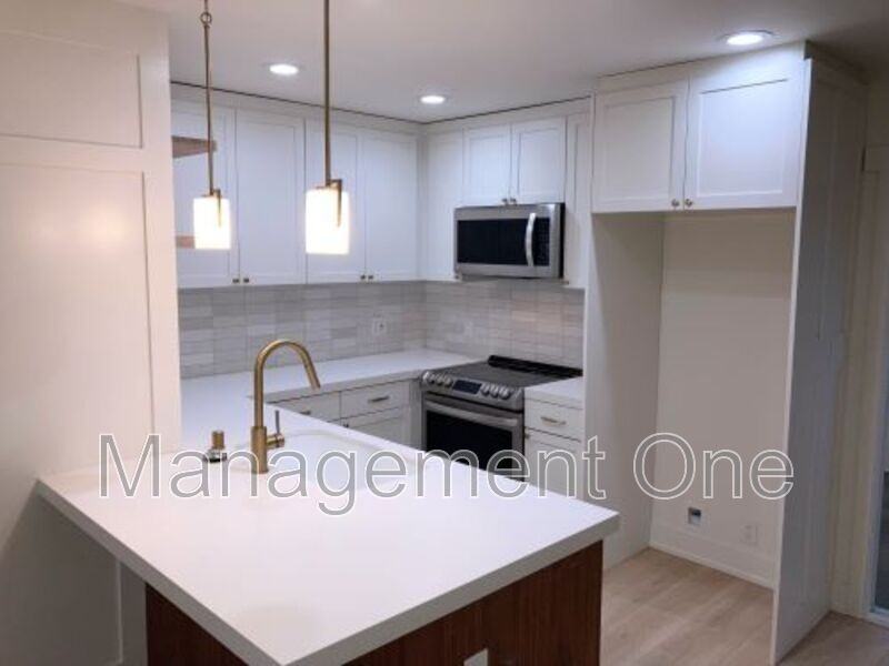 10242 Disney Cir - Photo 2 of 14