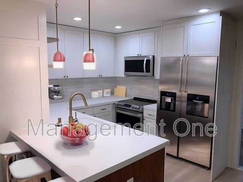 10242 Disney Cir - Photo 3 of 14