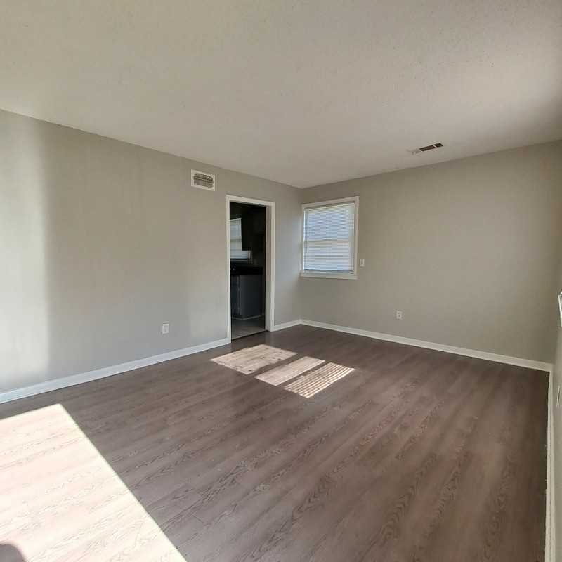 3525 Rochester Rd - Photo 2 of 8