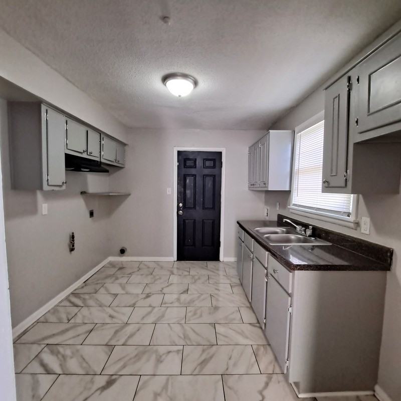 3525 Rochester Rd - Photo 3 of 8