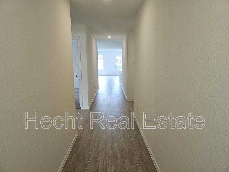 1658 Lilyturf Rd - Photo 4 of 37