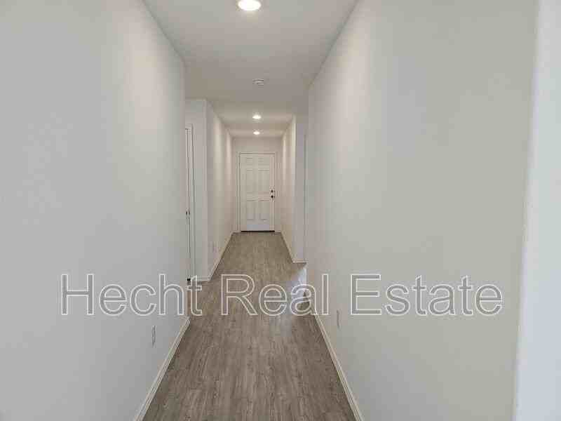 1658 Lilyturf Rd - Photo 6 of 37