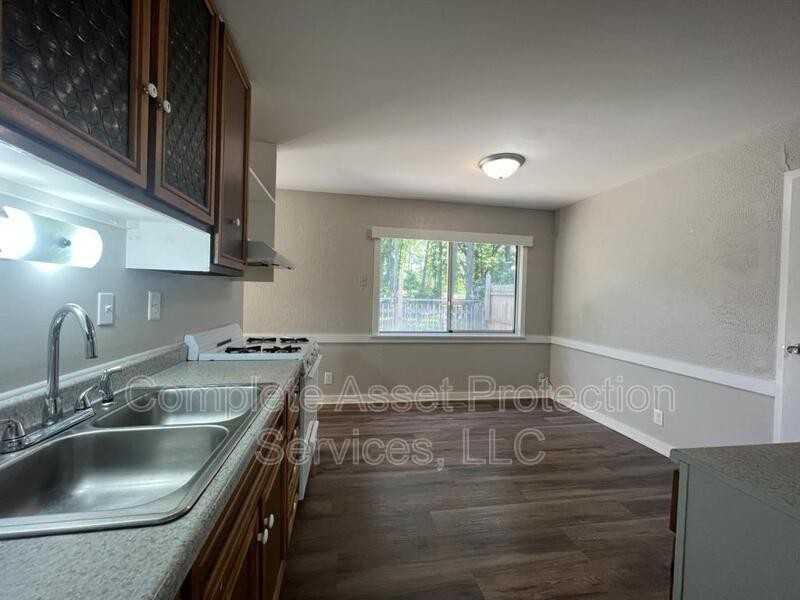 904 Tall Timber Dr - Photo 3 of 7