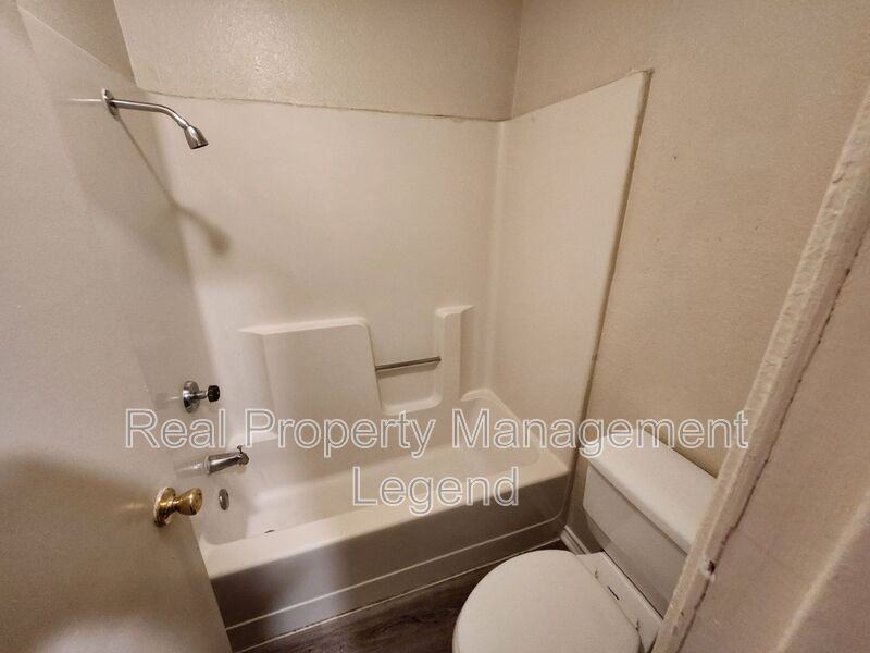 151 Allencrest Dr - Photo 7 of 17