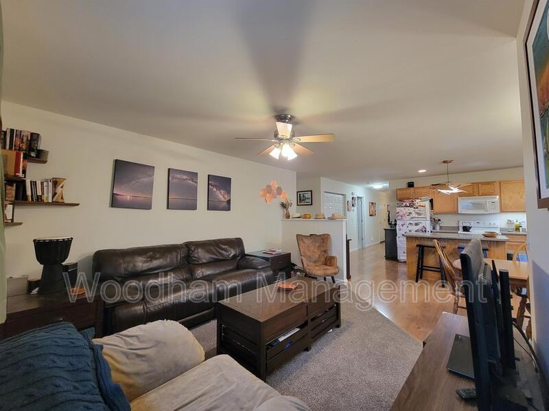 190 Droulliard Ave - Photo 5 of 19