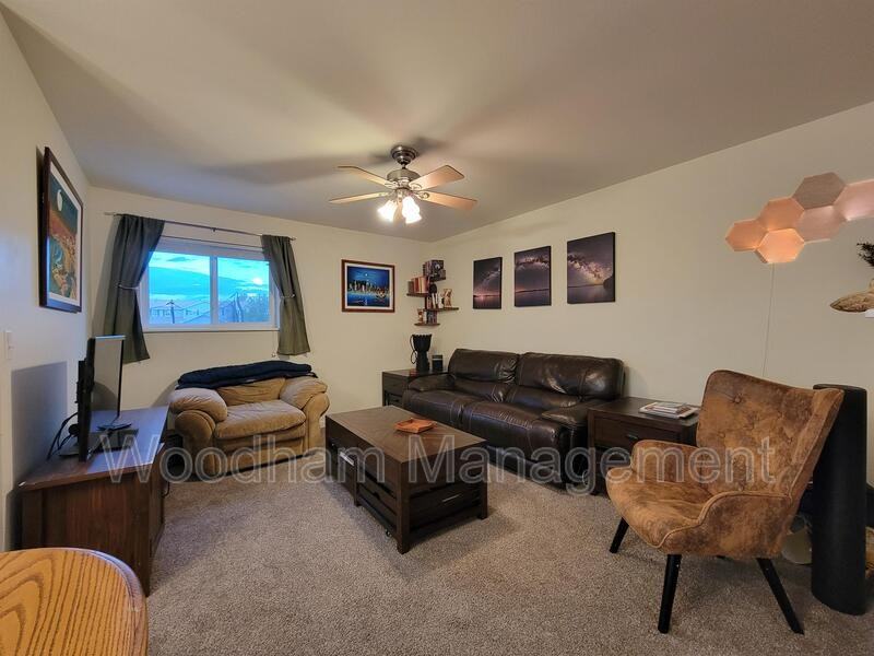 190 Droulliard Ave - Photo 6 of 19