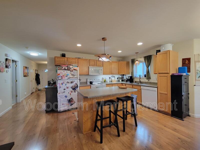 190 Droulliard Ave - Photo 7 of 19