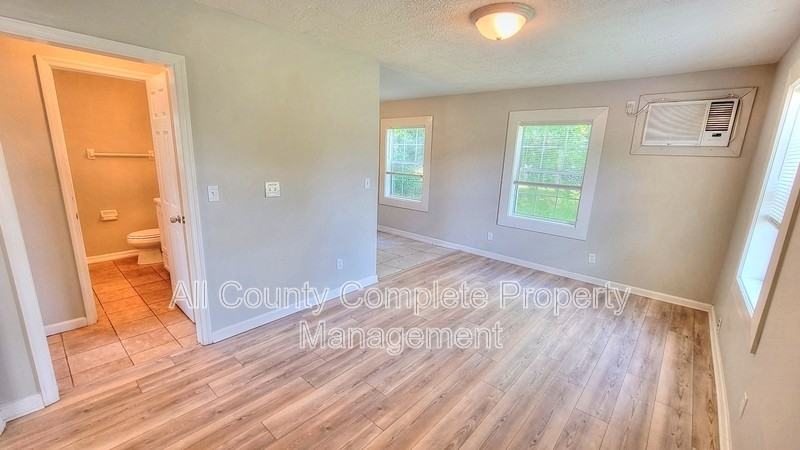 9248 9th Ave - Photo 6 of 30