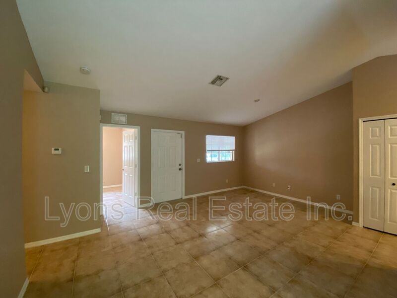 566 Nimitz Blvd - Photo 2 of 17