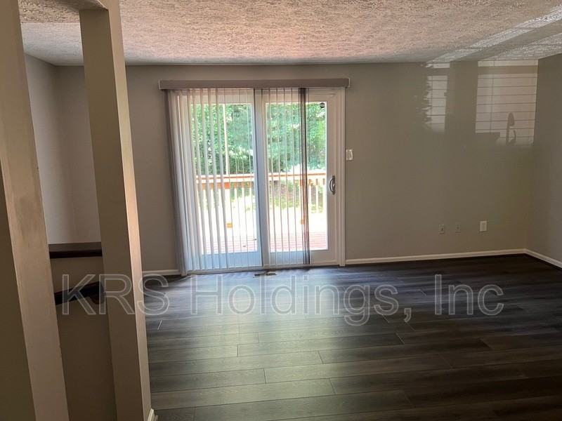 14582 Olde Kent Rd - Photo 4 of 22