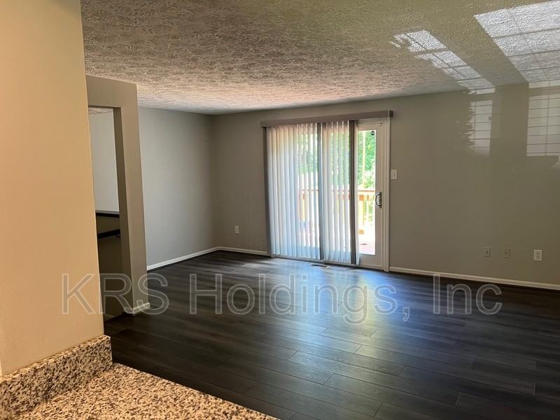 14582 Olde Kent Rd - Photo 5 of 22