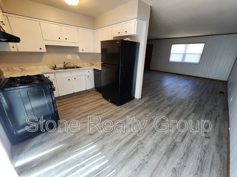 676 Delaware Ave #30 - Photo 2 of 4