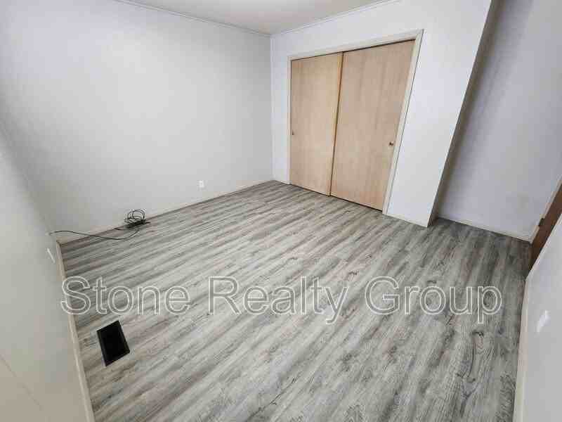 676 Delaware Ave #30 - Photo 4 of 4