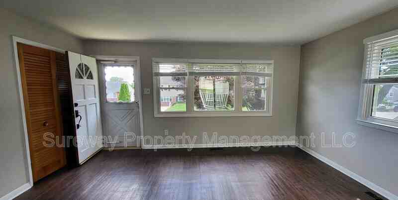 426 Warren Blvd - Photo 3 of 33