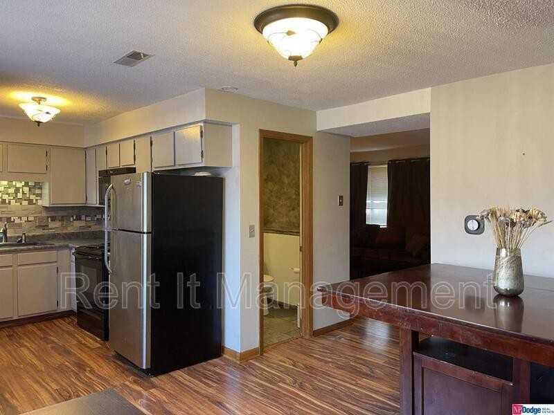 2006 Edward R Danner Plz - Photo 2 of 20