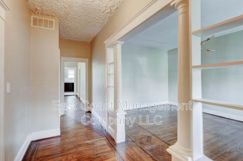 2515 Loyola Southway #B - Photo 2 of 28