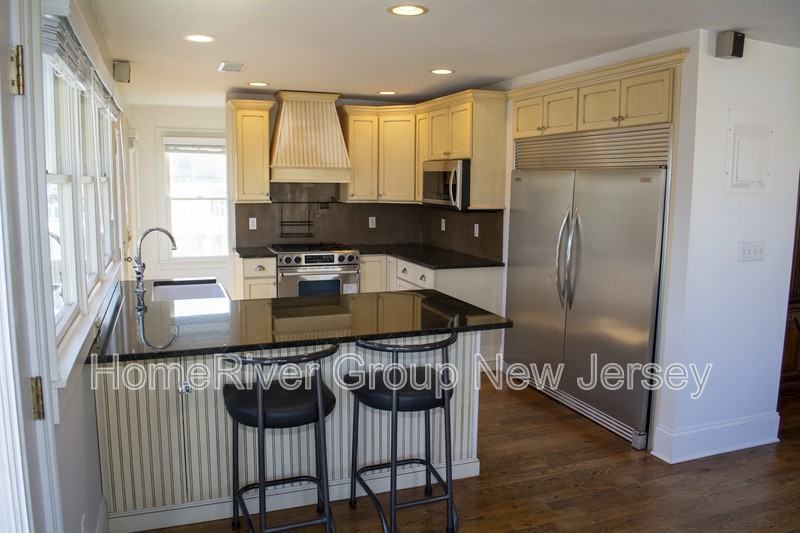 34B Franklin Ave - Photo 3 of 31