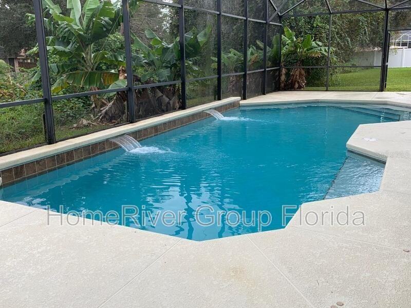 514 Woodford Dr - Photo 3 of 6