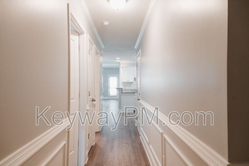 1011 Coveside Trl - Photo 3 of 23