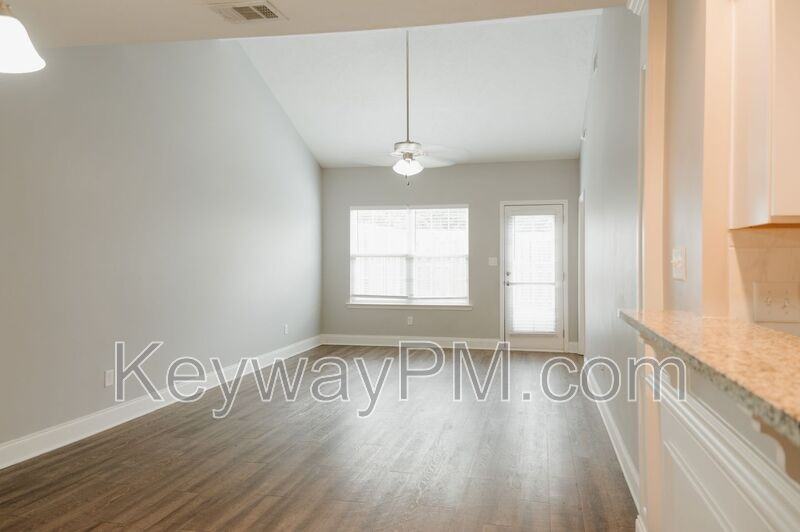 1011 Coveside Trl - Photo 4 of 23