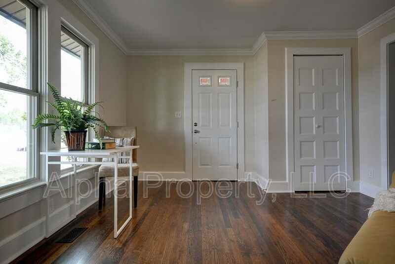 1813 Old Easley Bridge Rd - Photo 4 of 26
