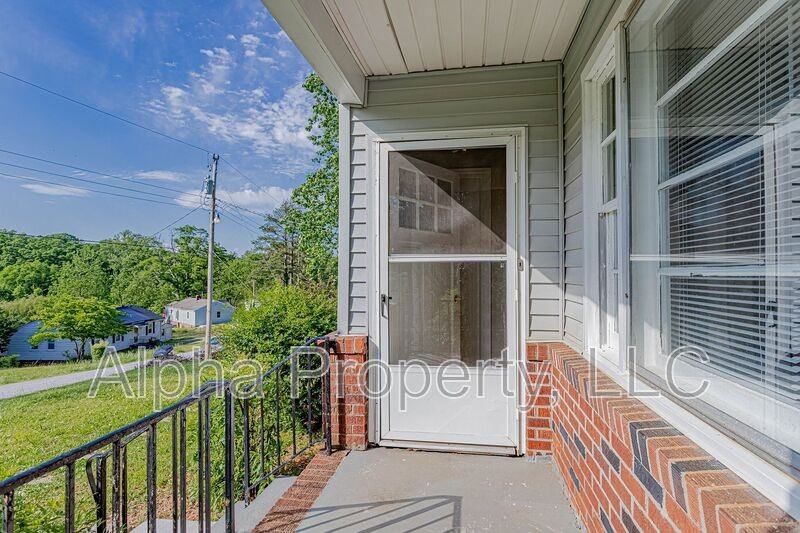 14 Melvin Dr - Photo 3 of 23
