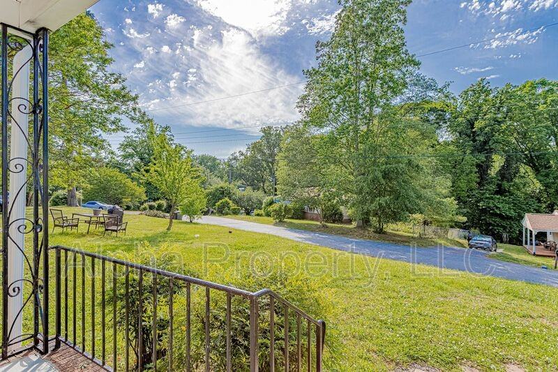 14 Melvin Dr - Photo 4 of 23