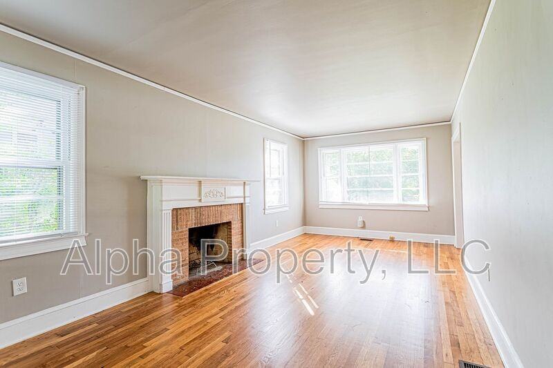 14 Melvin Dr - Photo 7 of 23
