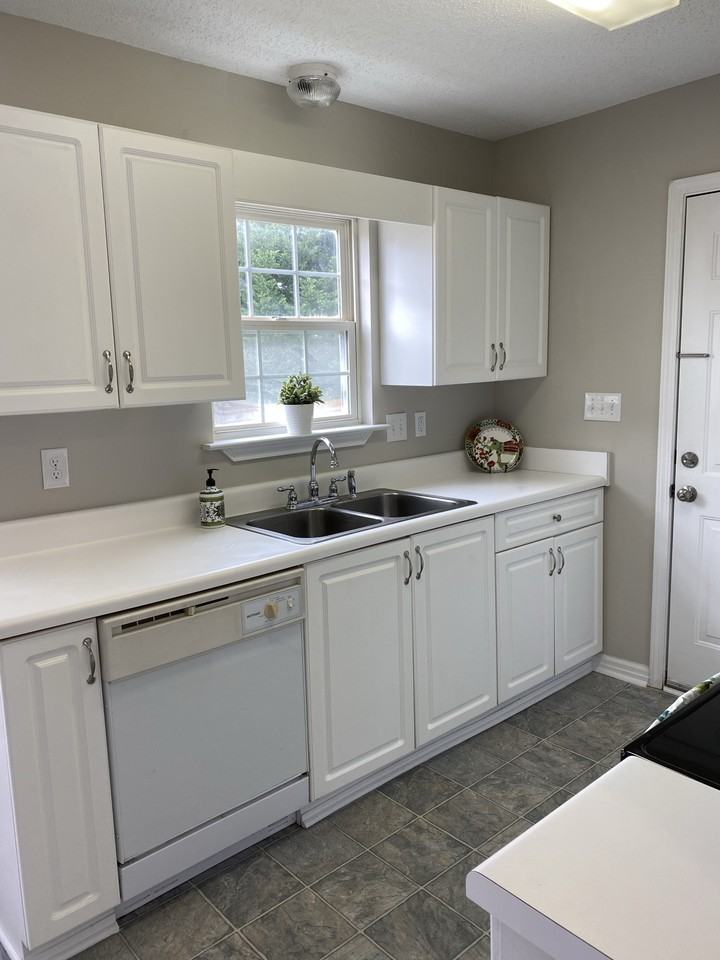 121 Fawnbrook Dr - Photo 5 of 20