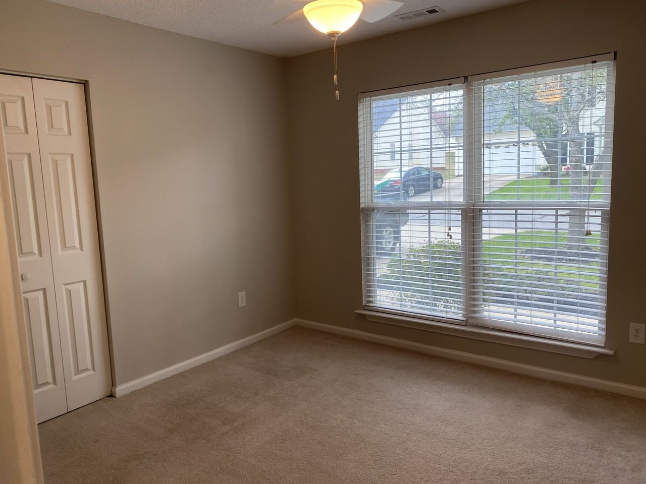121 Fawnbrook Dr - Photo 6 of 20