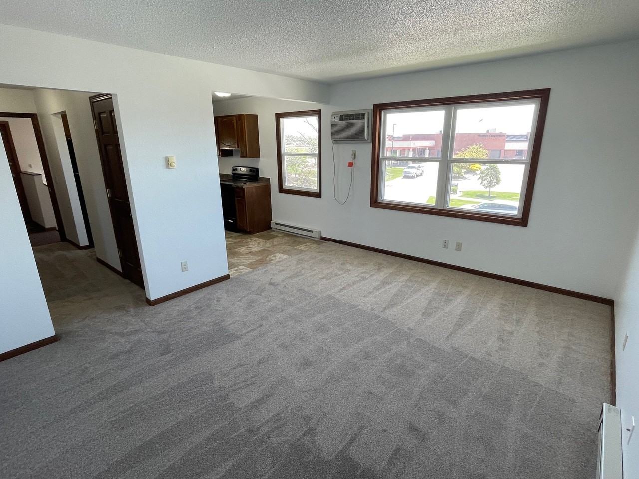 1312 18th St W #6 - Photo 3 of 6