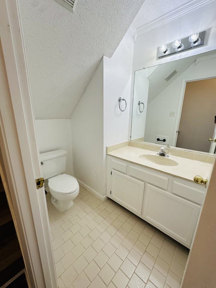 1134 Hunters Lake Dr - Photo 6 of 16