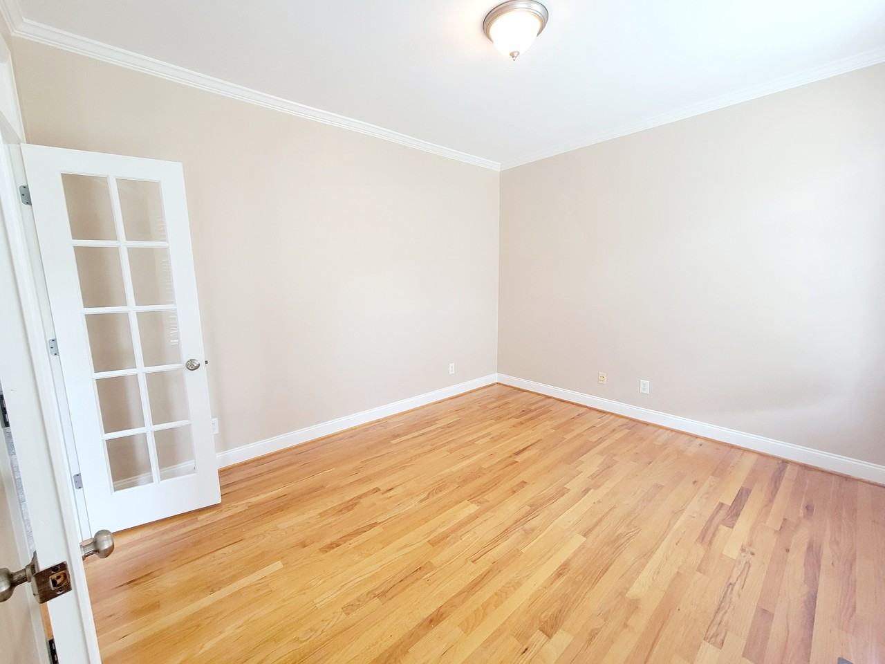 1217 Crozier Ct - Photo 5 of 50