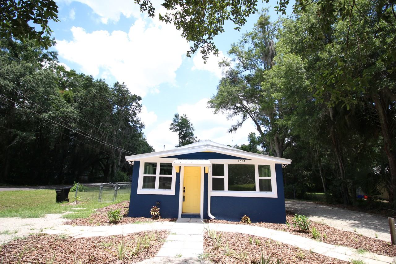 1604 Ne 1st Ave - Photo 2 of 23