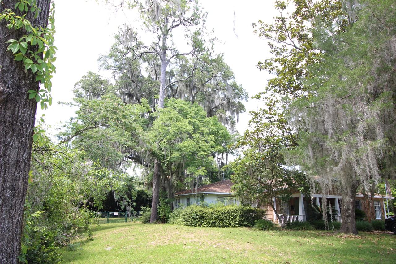 1632 Nw 7th Pl - Photo 3 of 17