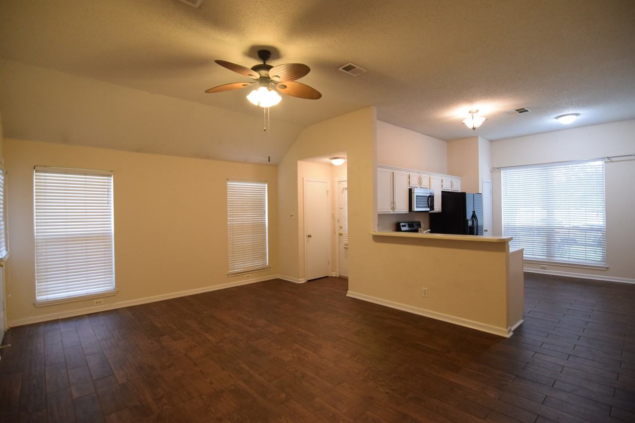 2203 Armadillo Dr - Photo 6 of 19