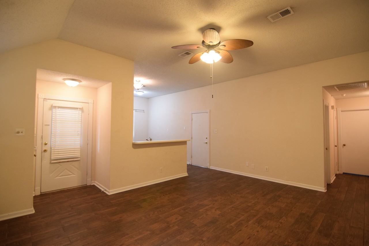 2203 Armadillo Dr - Photo 7 of 19