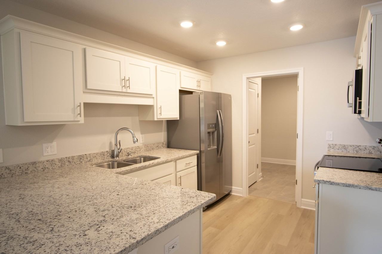 6910 Sea Turtle Cir - Photo 2 of 34