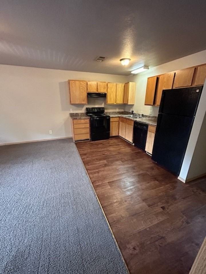 Z Street Apartments - Photo 3 of 10