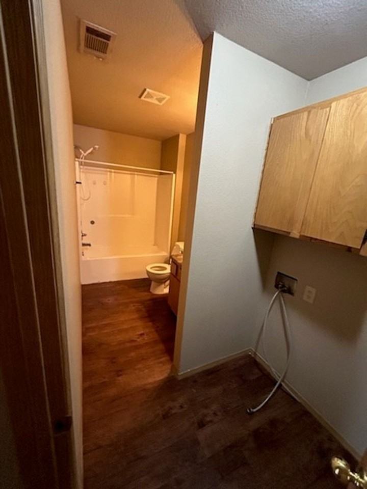 Z Street Apartments - Photo 4 of 10