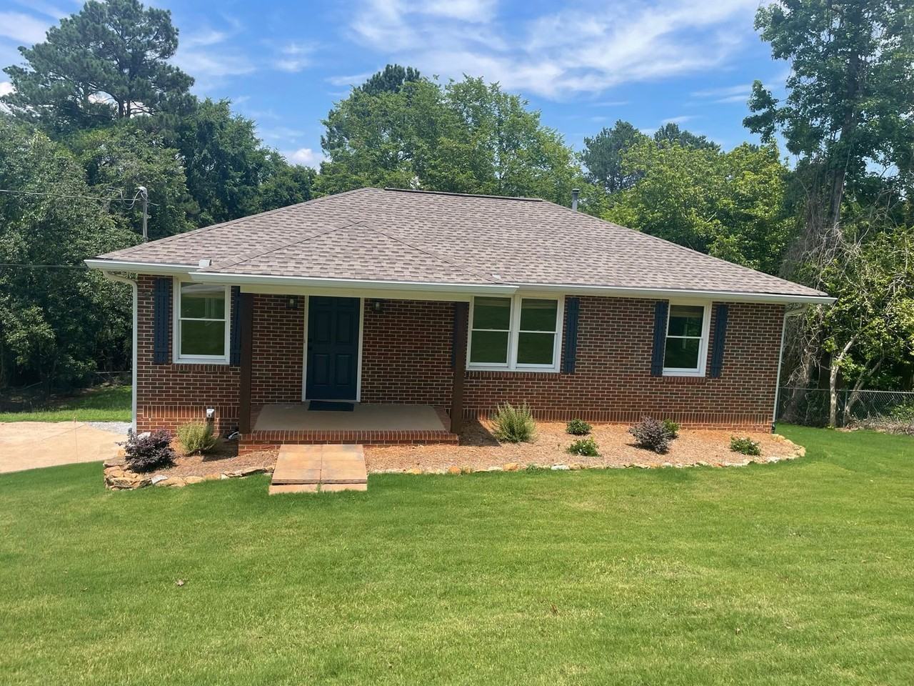 165 Conrad Dr - Photo 2 of 31