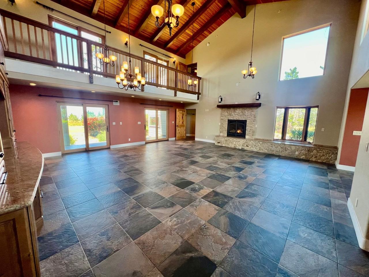 300 Corona Rd - Photo 3 of 50