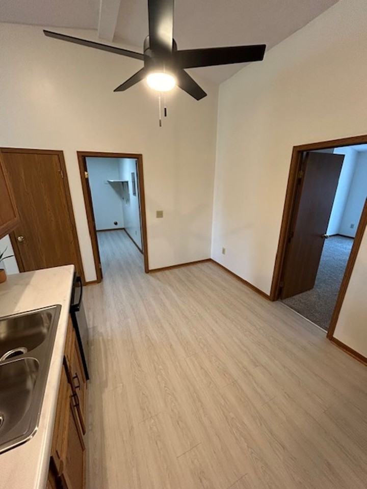 1565 Wayne St - Photo 5 of 19