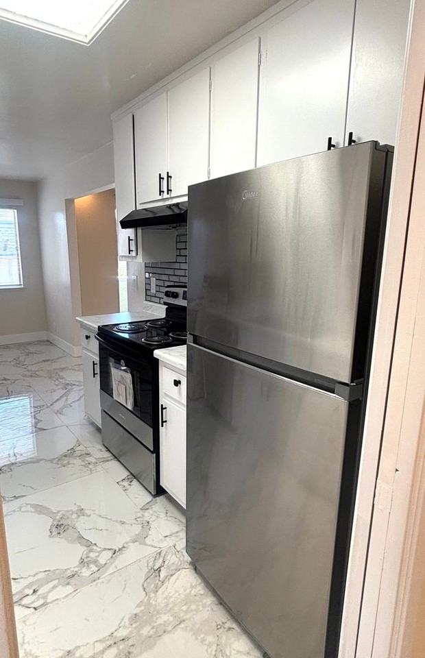 3239 Glendora Dr #6 - Photo 6 of 47