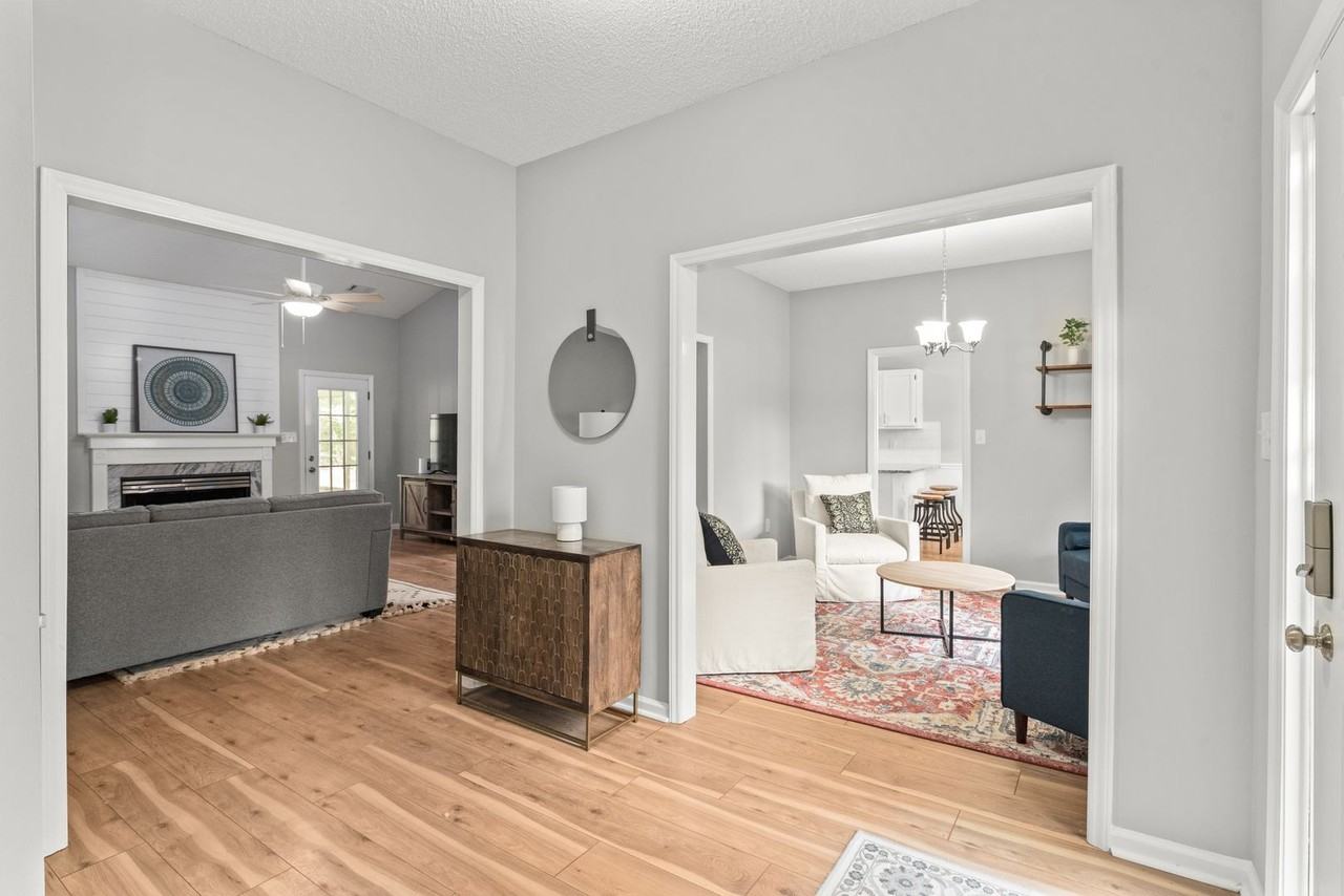 9701 Little River Ct - Photo 4 of 36