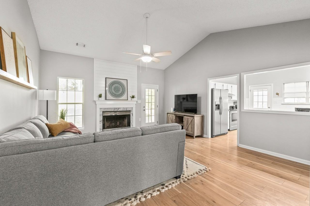 9701 Little River Ct - Photo 7 of 36