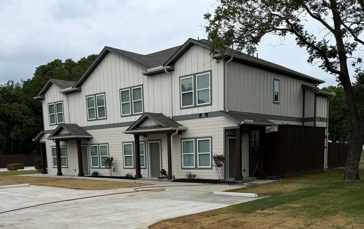 WONG Quadruplex - Photo 2 of 11