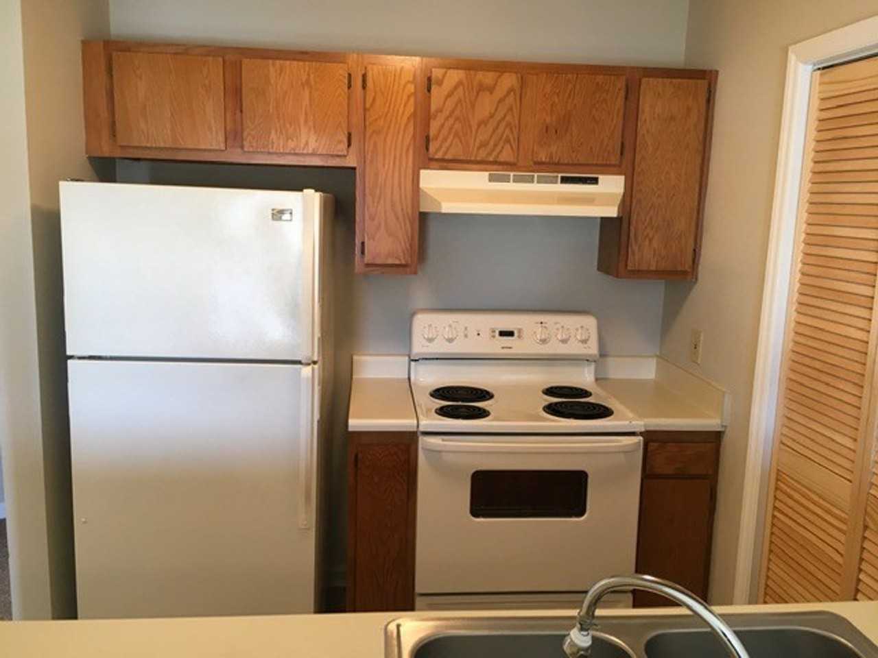 Hampton Meadows Apartments - Photo 3 of 17